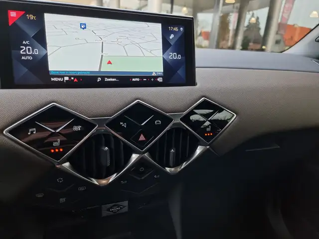 DS Automobiles DS 3 Crossback view 21