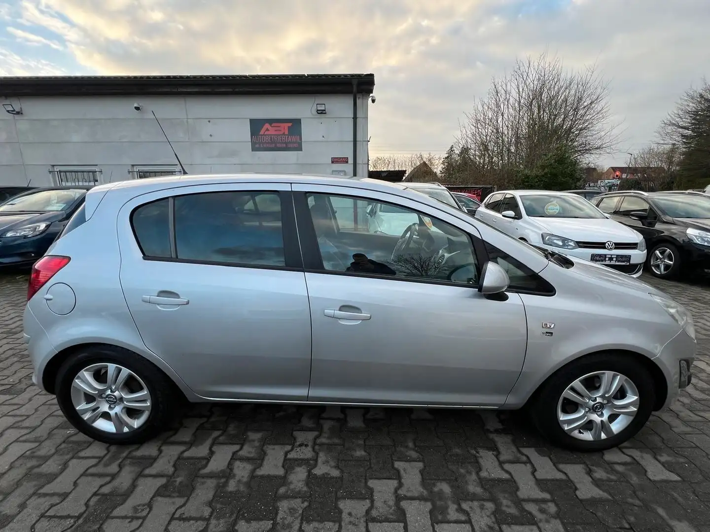 Opel Corsa D 1.4, TÜV NEU,Klima,PDC,Sitzhzg.,Garantie Zilver - 2