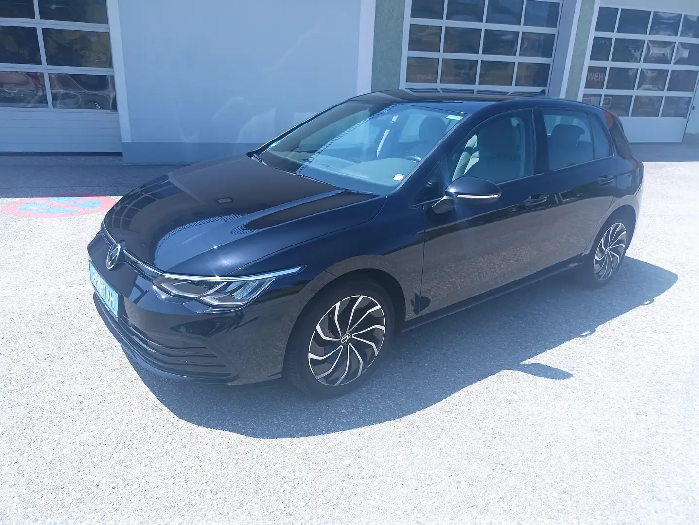 Volkswagen Golf 2,0 TDI Life DSG,Led,SHZ,Tempo,8fach,AHKschwenkbar Schwarz - 2