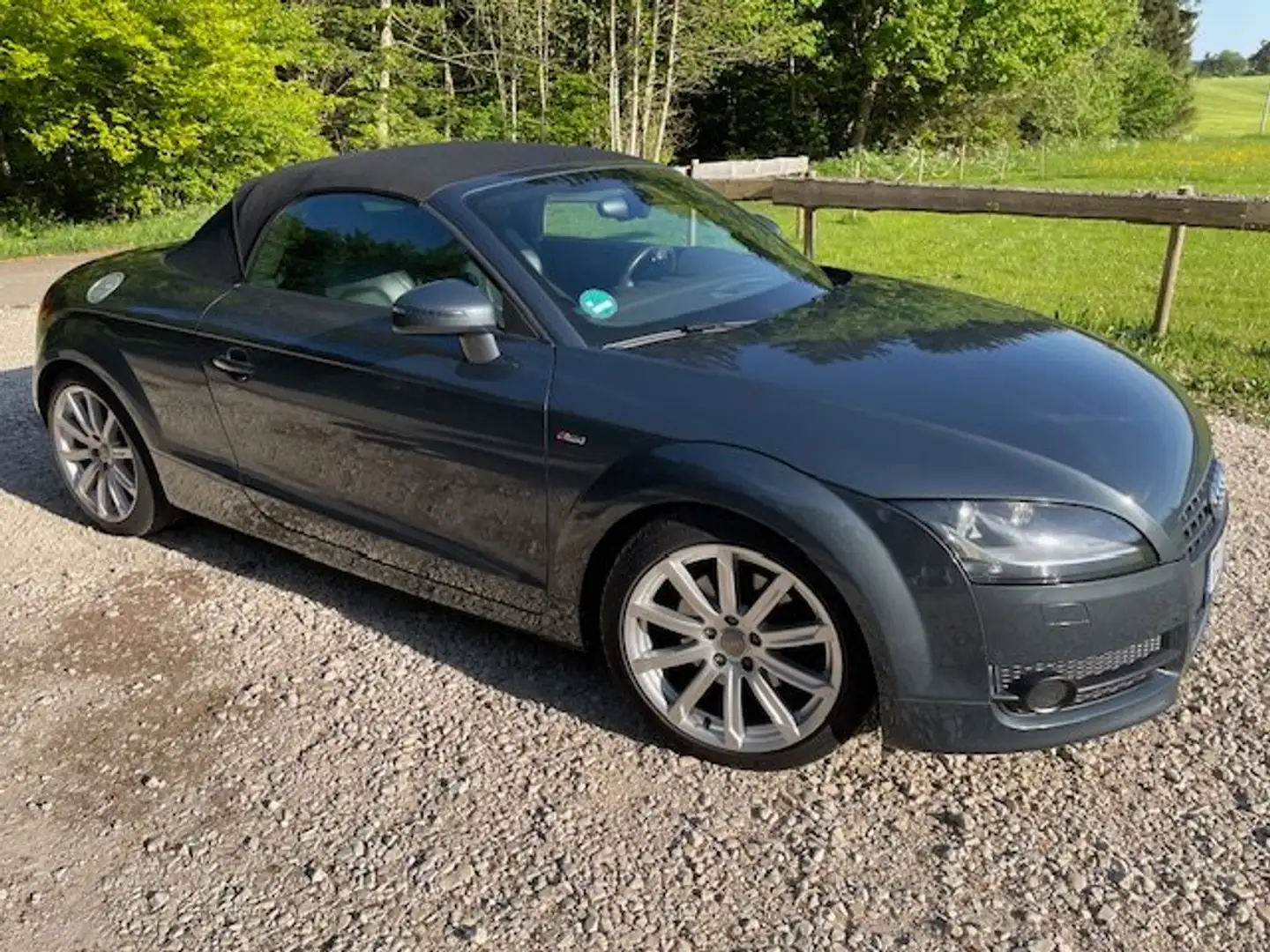 Audi TT TT Roadster 2.0 TFSI Grau - 1