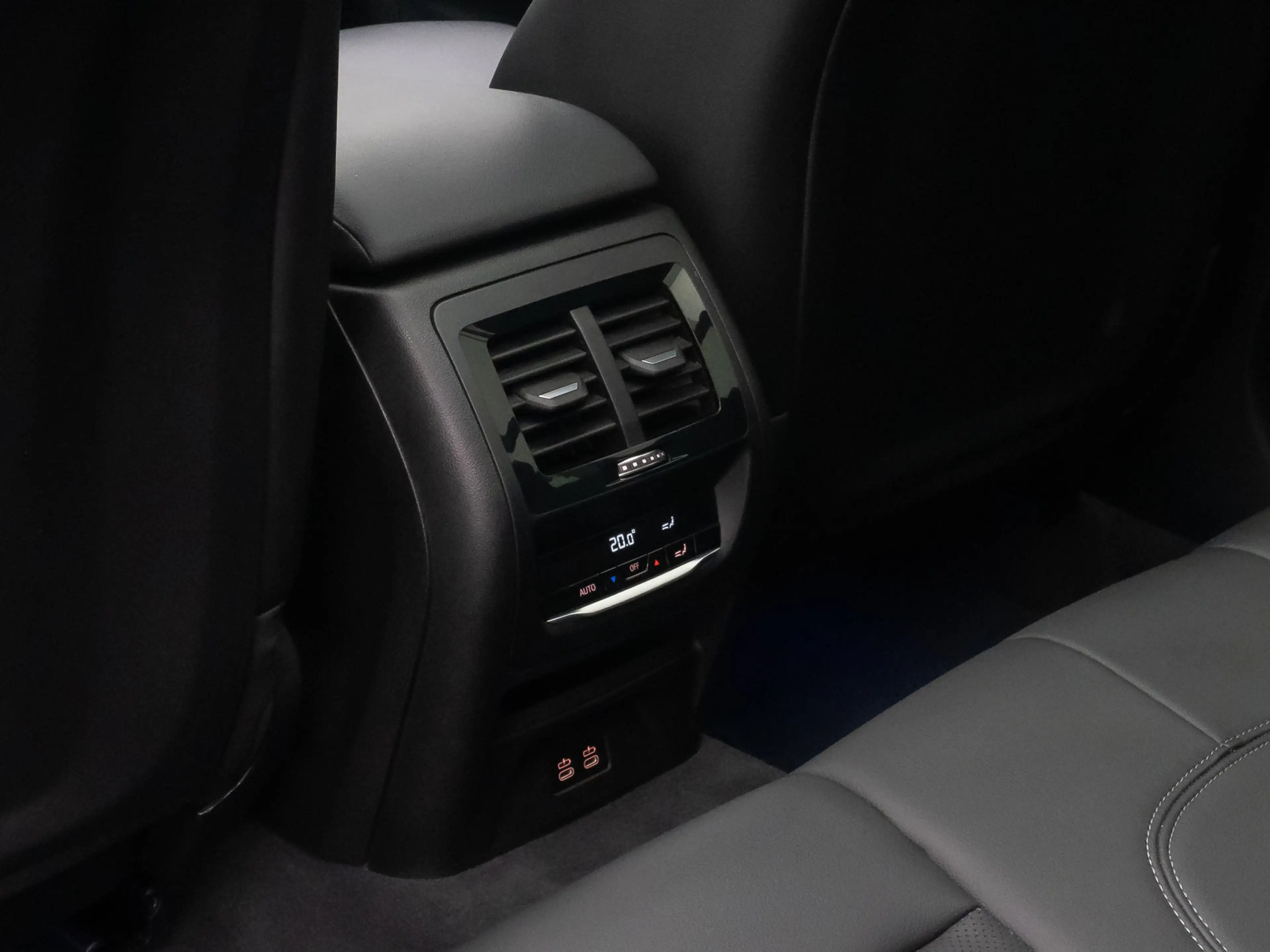 BMW X3 DAB Kamera HiFi AHK Panorama Laser 19 — photo 27