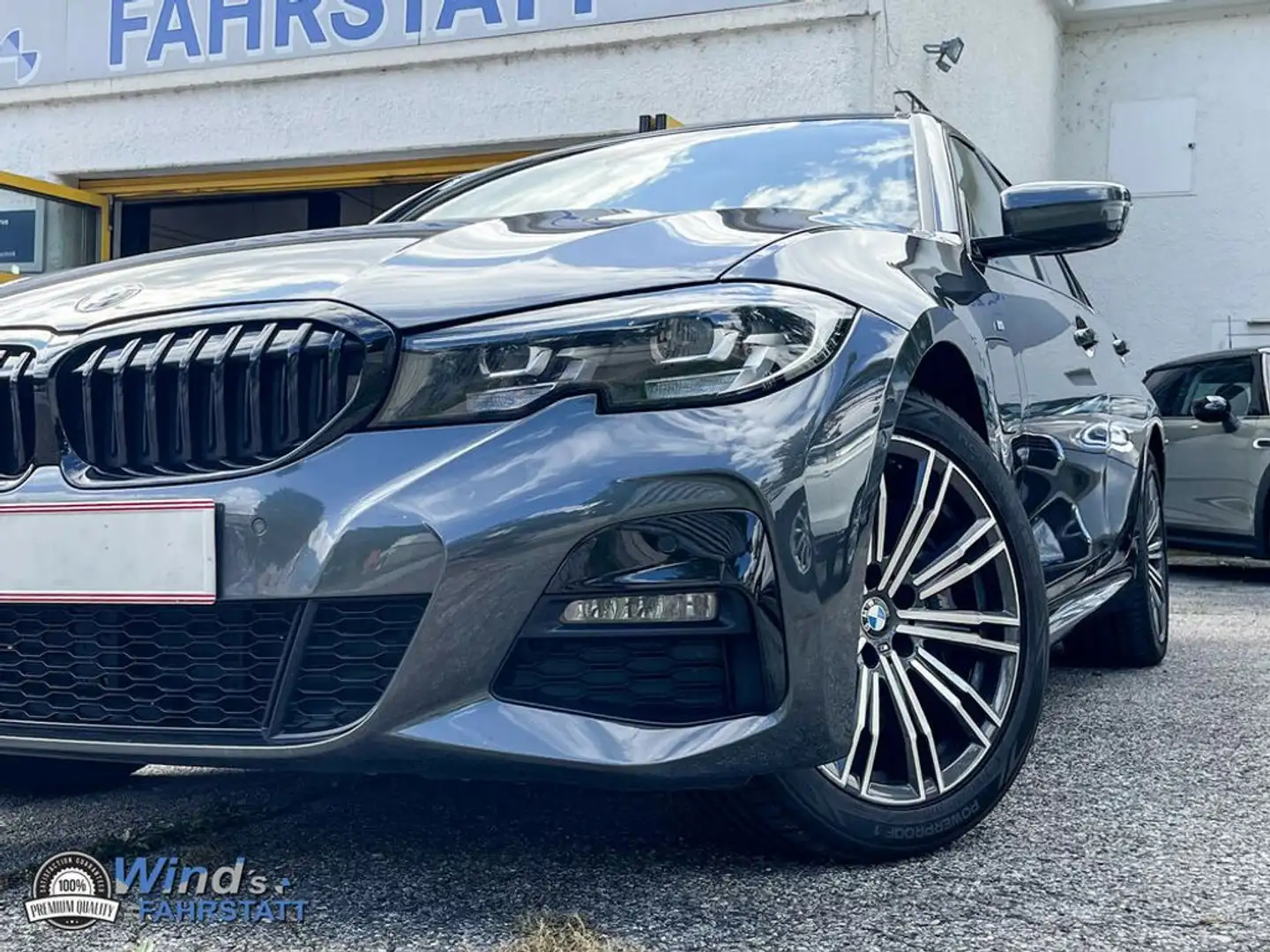 BMW 330 e M Sportpaket / Navi/ Leder Grau - 2
