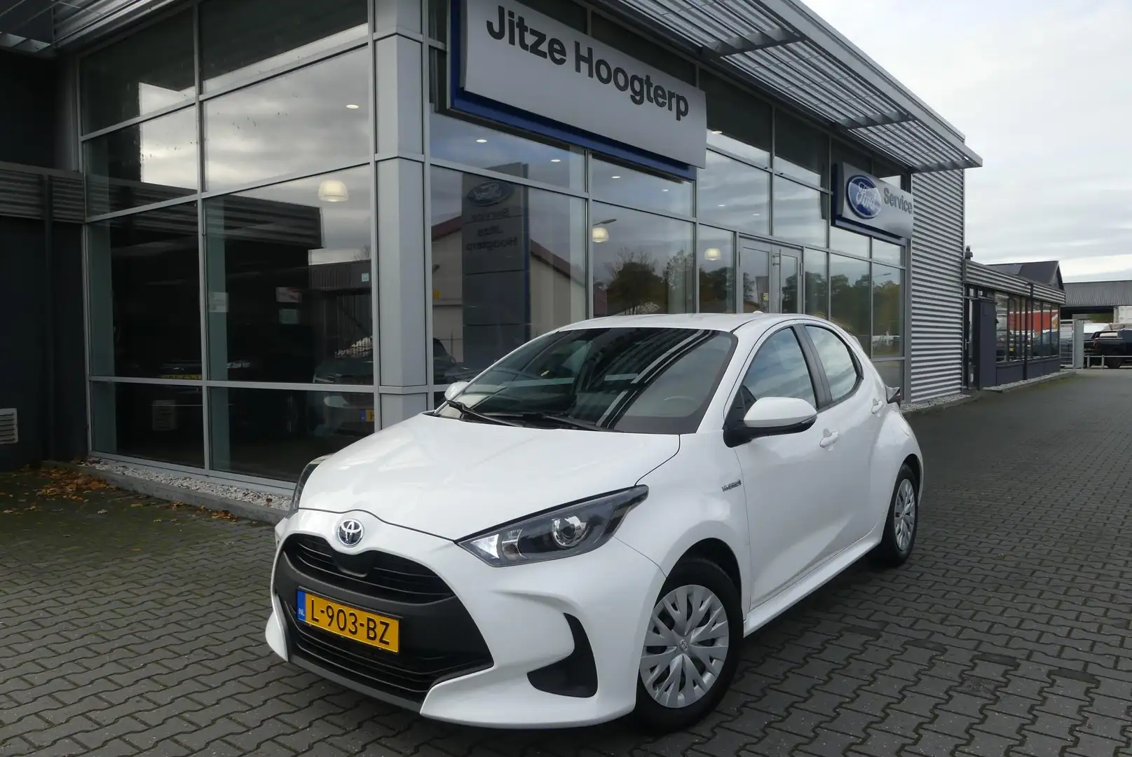 Toyota Yaris 1.5 Hybrid Active TREKHAAK AFNEEMBAAR (450KG), ADA Wit - 2