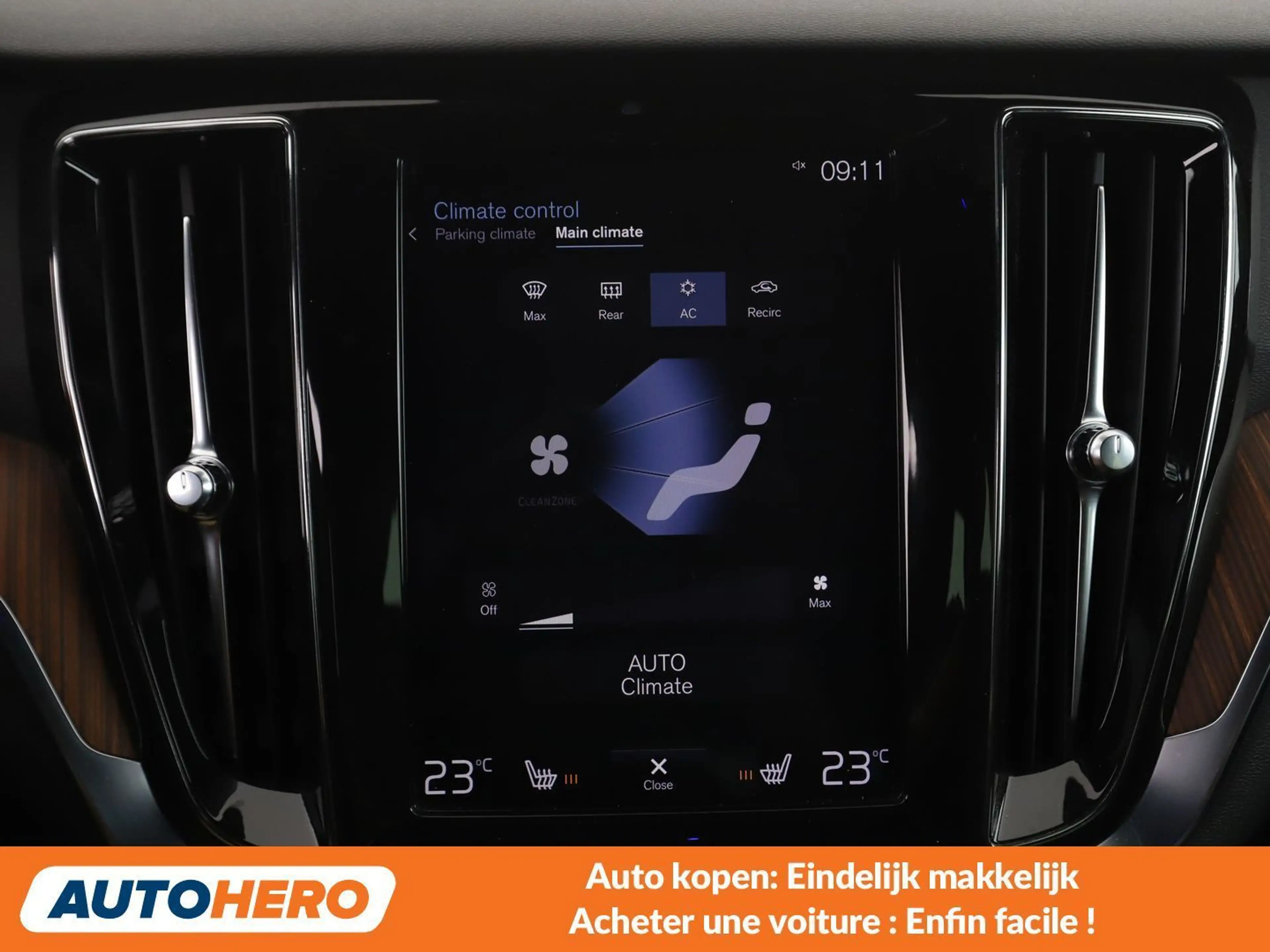 Volvo V60 Cross Country 2.0 D3 Momentum — photo 10