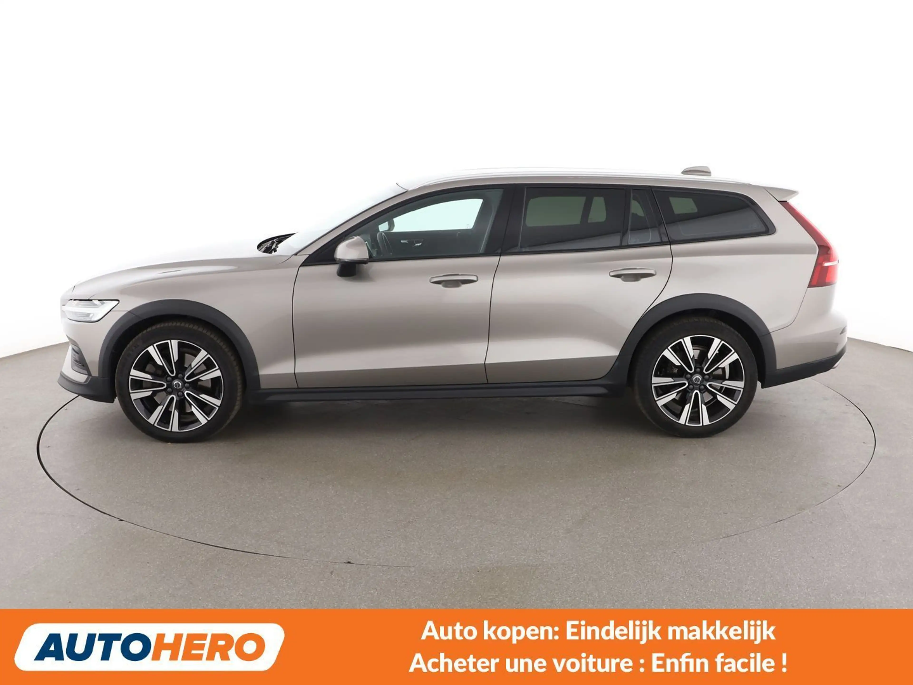 Volvo V60 Cross Country 2.0 D3 Momentum — photo 3