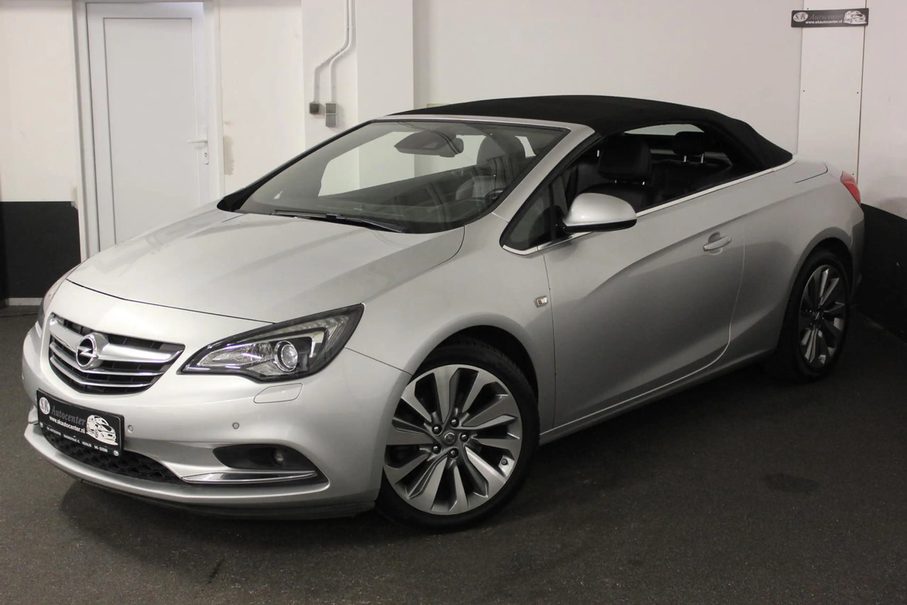 Opel Cascada CABRIO 1.6 AUTOMAAT*TREKHAAK*LEER*CAMERA* — photo 4