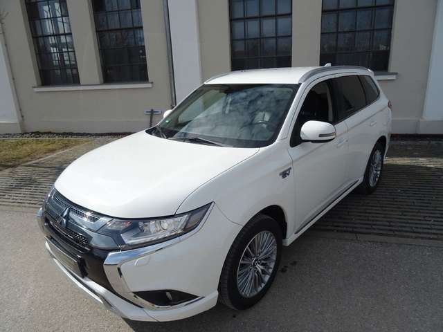Mitsubishi Outlander PHEV Basis Spirit 4WD-Plug in Hybrid