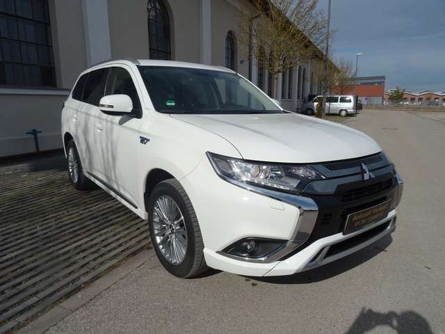 Imagine Mitsubishi Outlander PHEV Basis Spirit 4WD-Plug in Hybrid