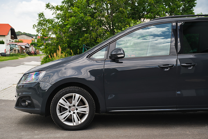 SEAT Alhambra Executive 2,0 TDI AWD 7-Sitzer /BI-XENON/AHK/AC... — photo 5