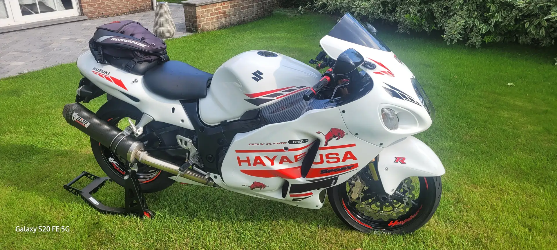 Suzuki GSX 1300 Hayabusa White - 1
