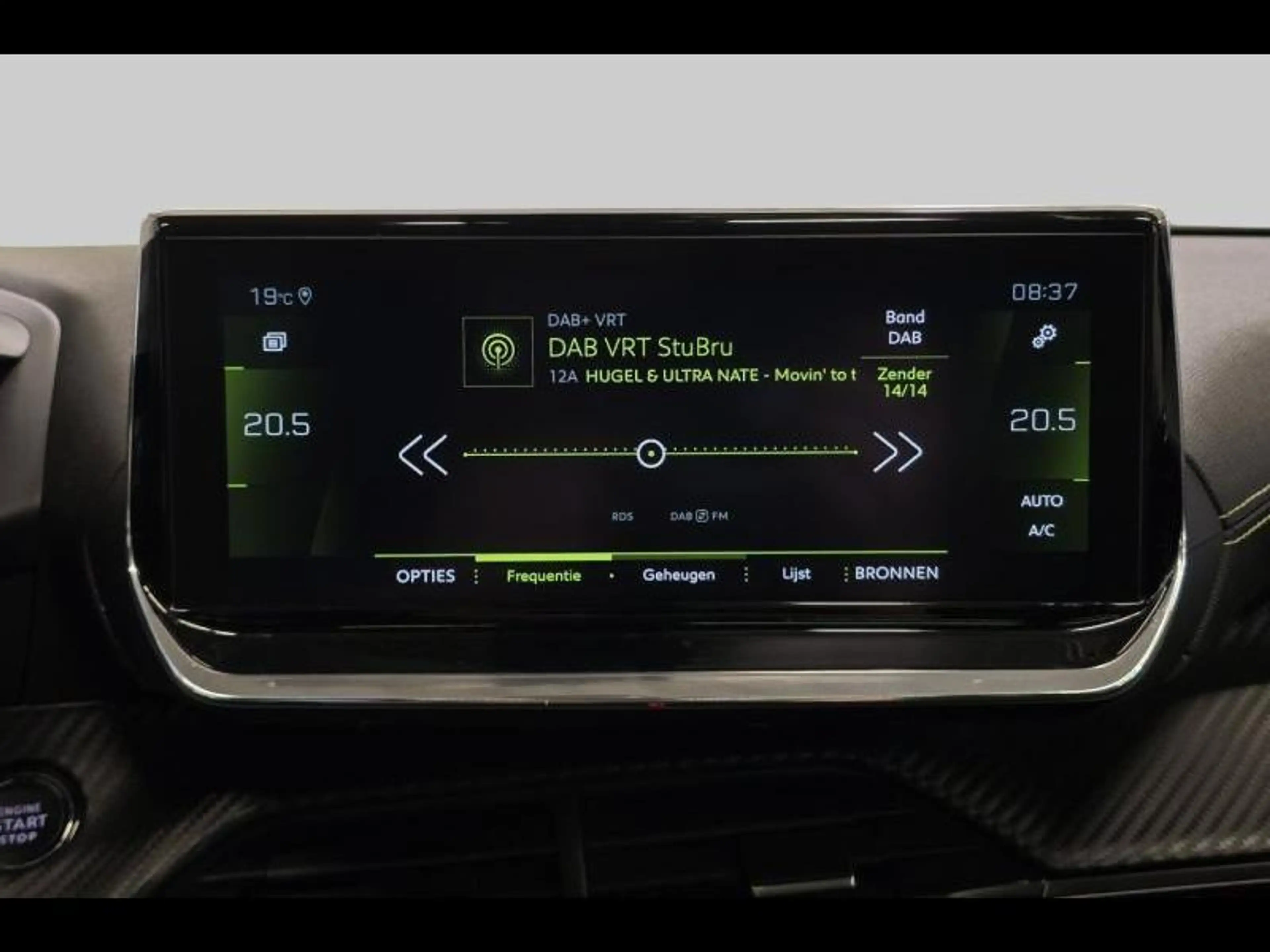 Peugeot 2008 GT camera gps open dak — photo 14