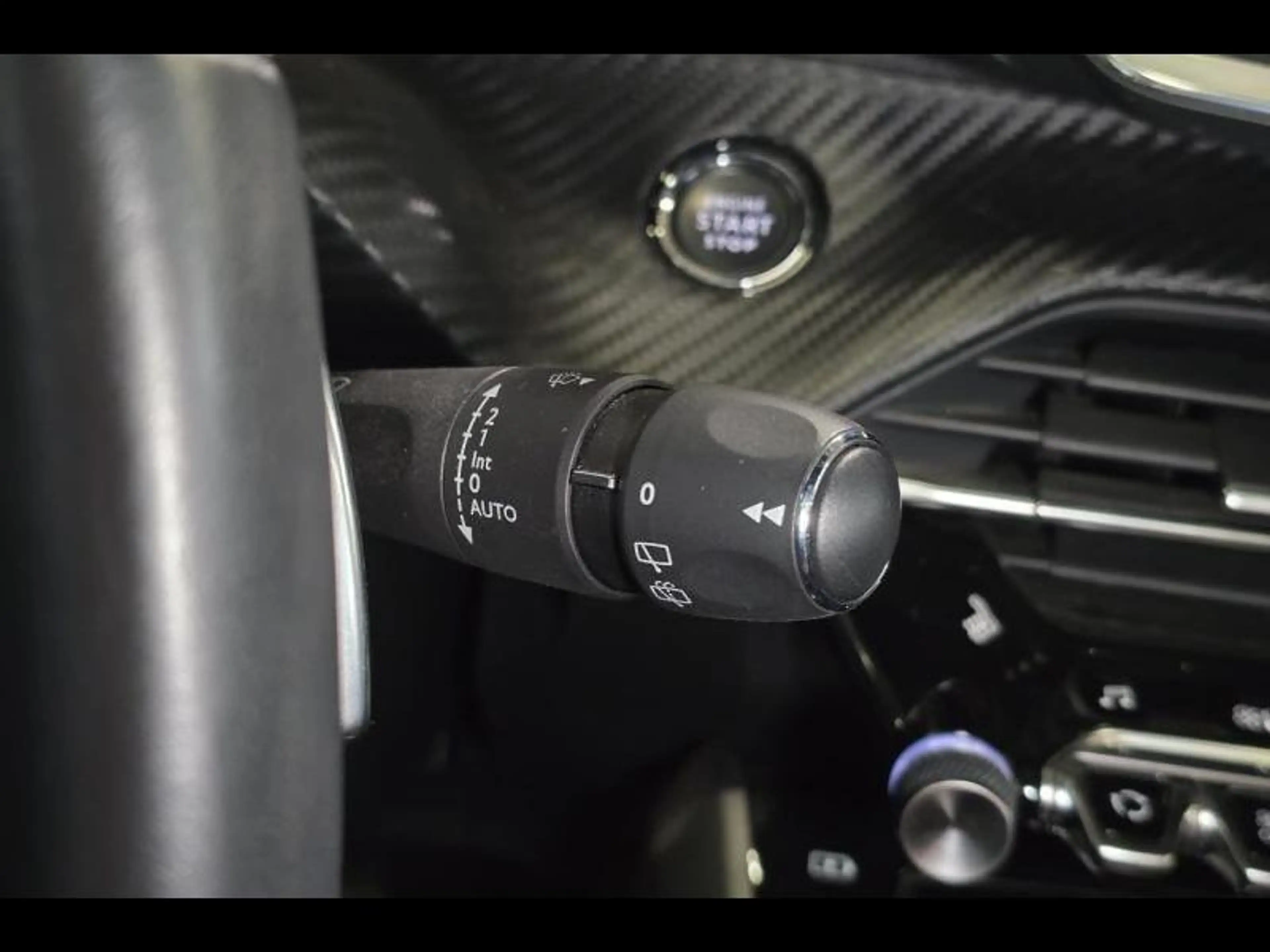 Peugeot 2008 GT camera gps open dak — photo 23