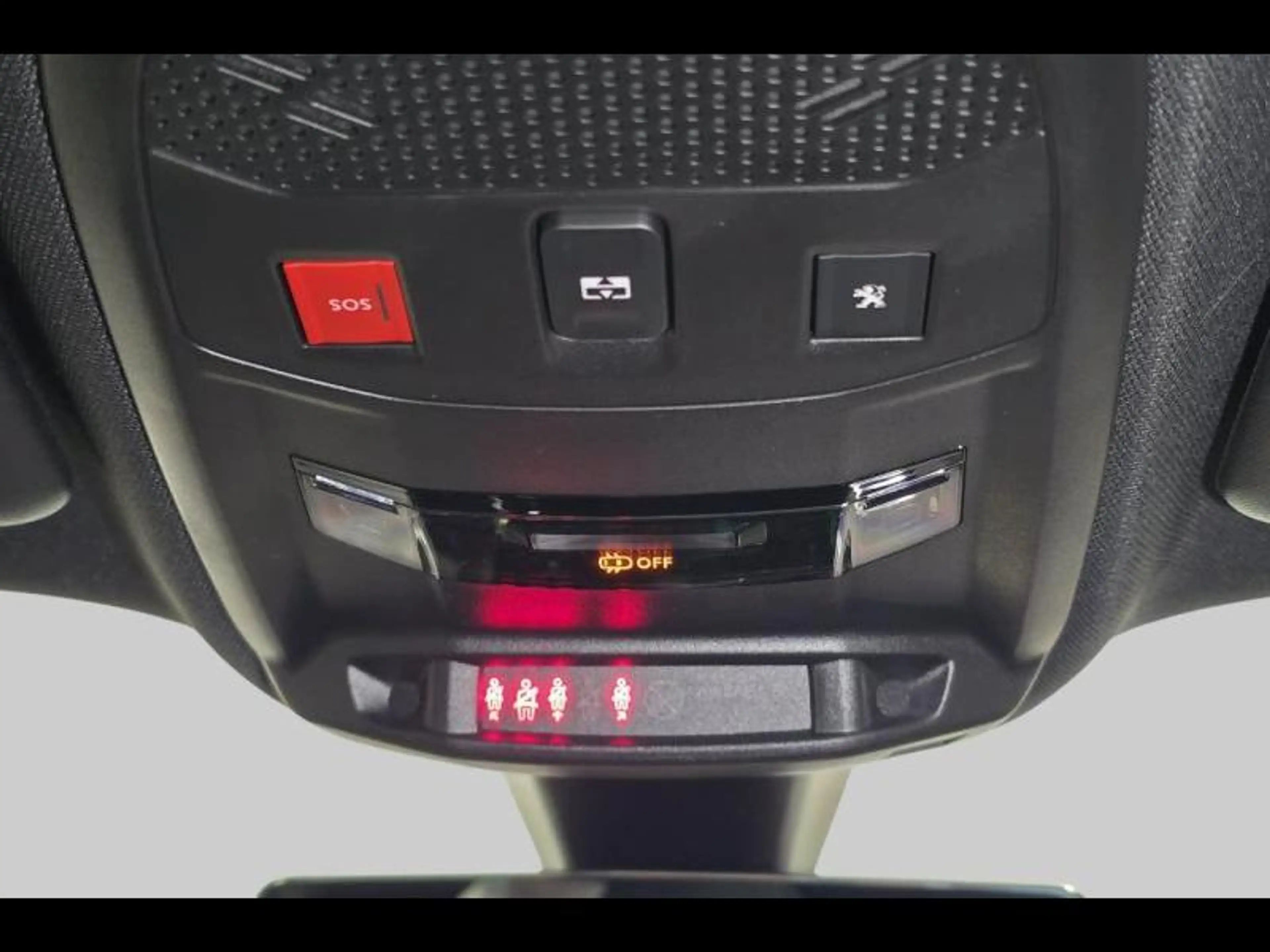 Peugeot 2008 GT camera gps open dak — photo 25