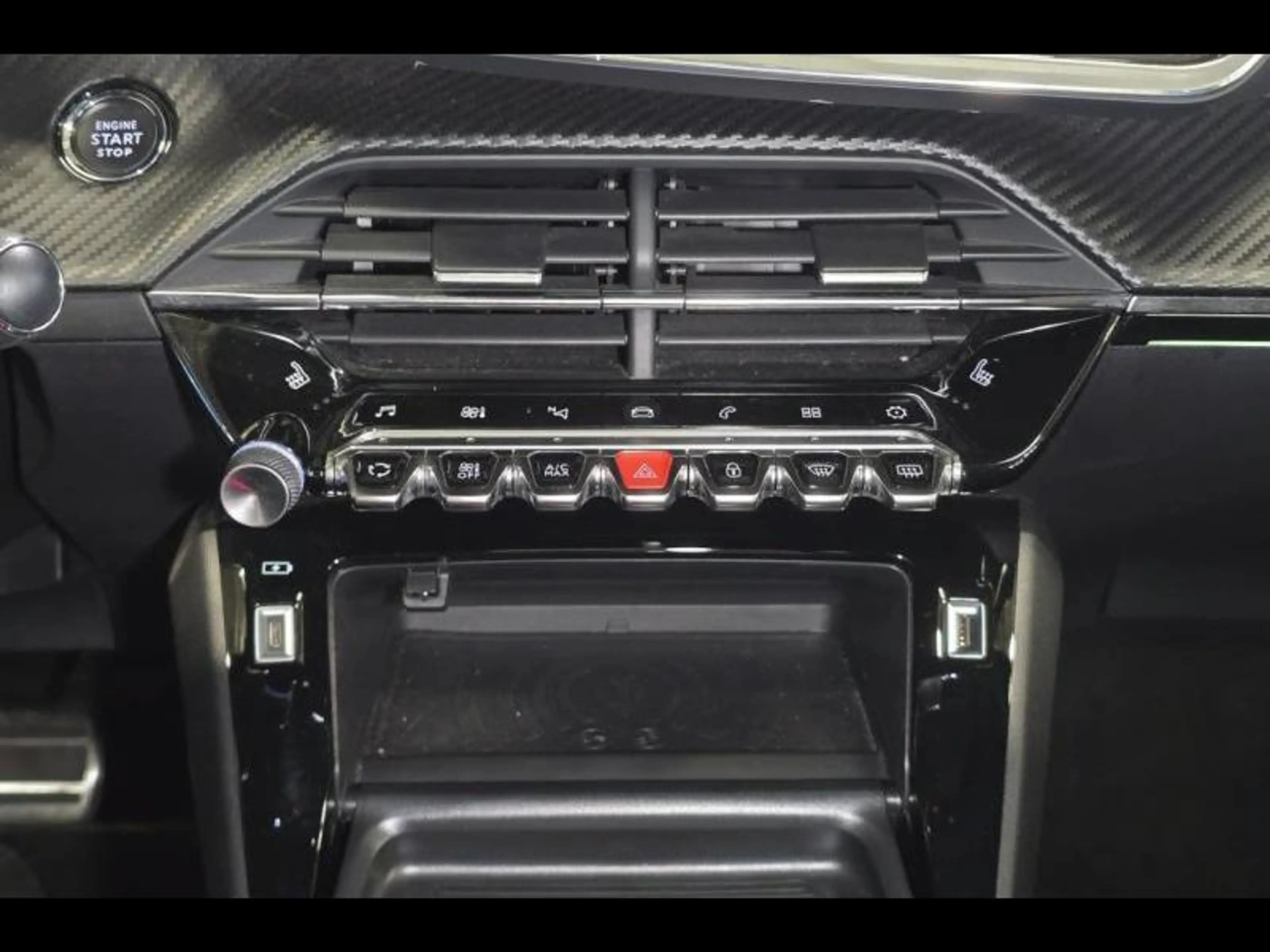 Peugeot 2008 GT camera gps open dak — photo 26