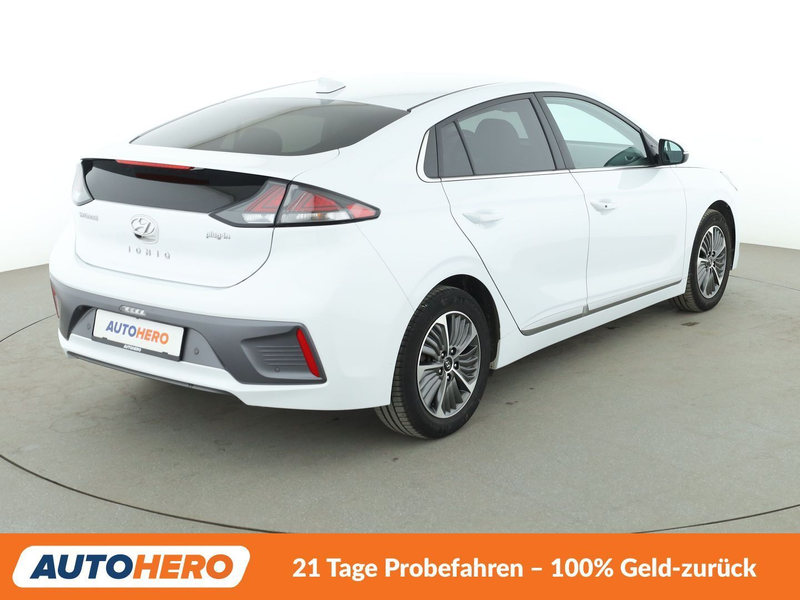 Hyundai IONIQ 1.6 Plug-in Hybrid Style Aut.*NAVI*LED*ACC*CAM*PDC — photo 6