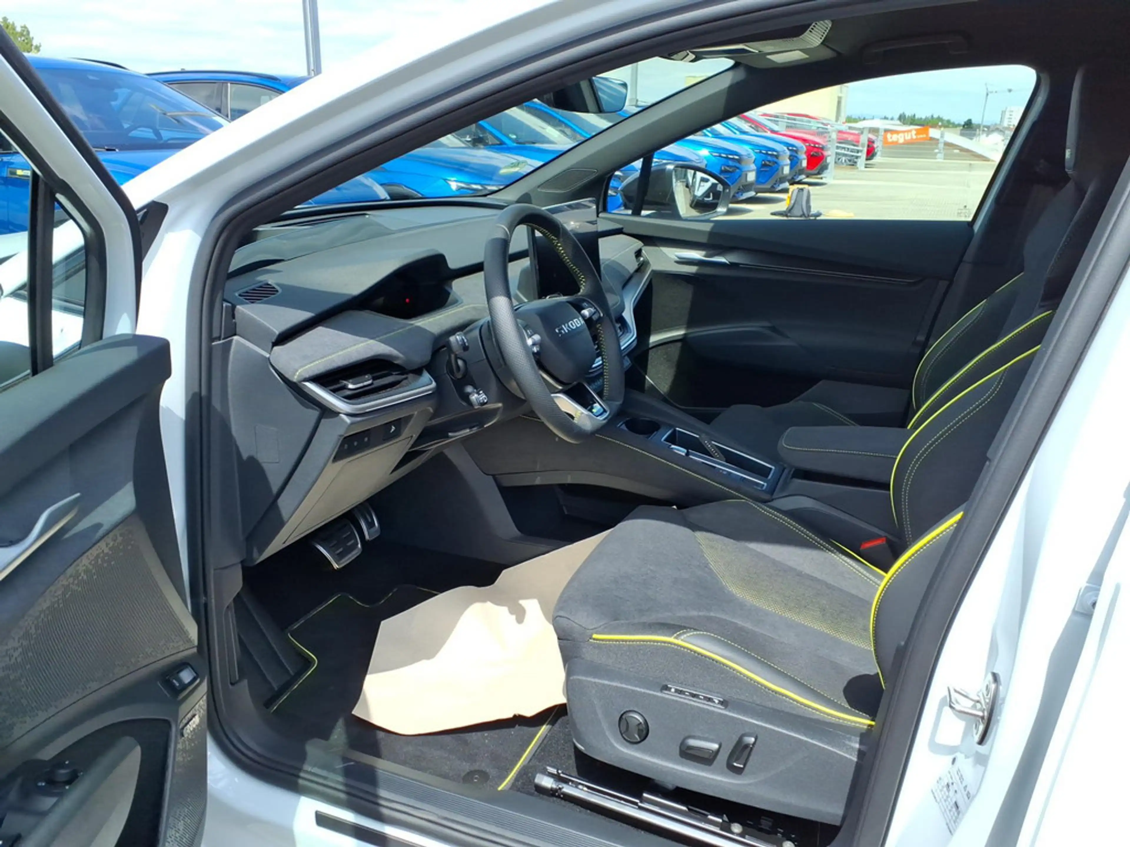 Skoda Elroq RS Lounge HUD NAVI MATRIX-LED AHK 360° — photo 6