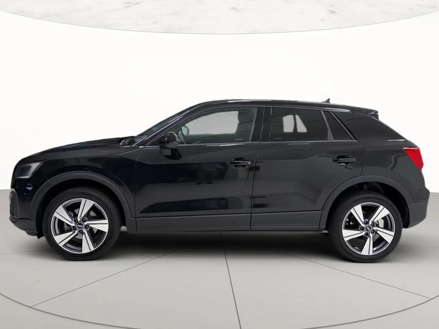Audi Q2 30 2.0 tdi admired Schwarz - 2