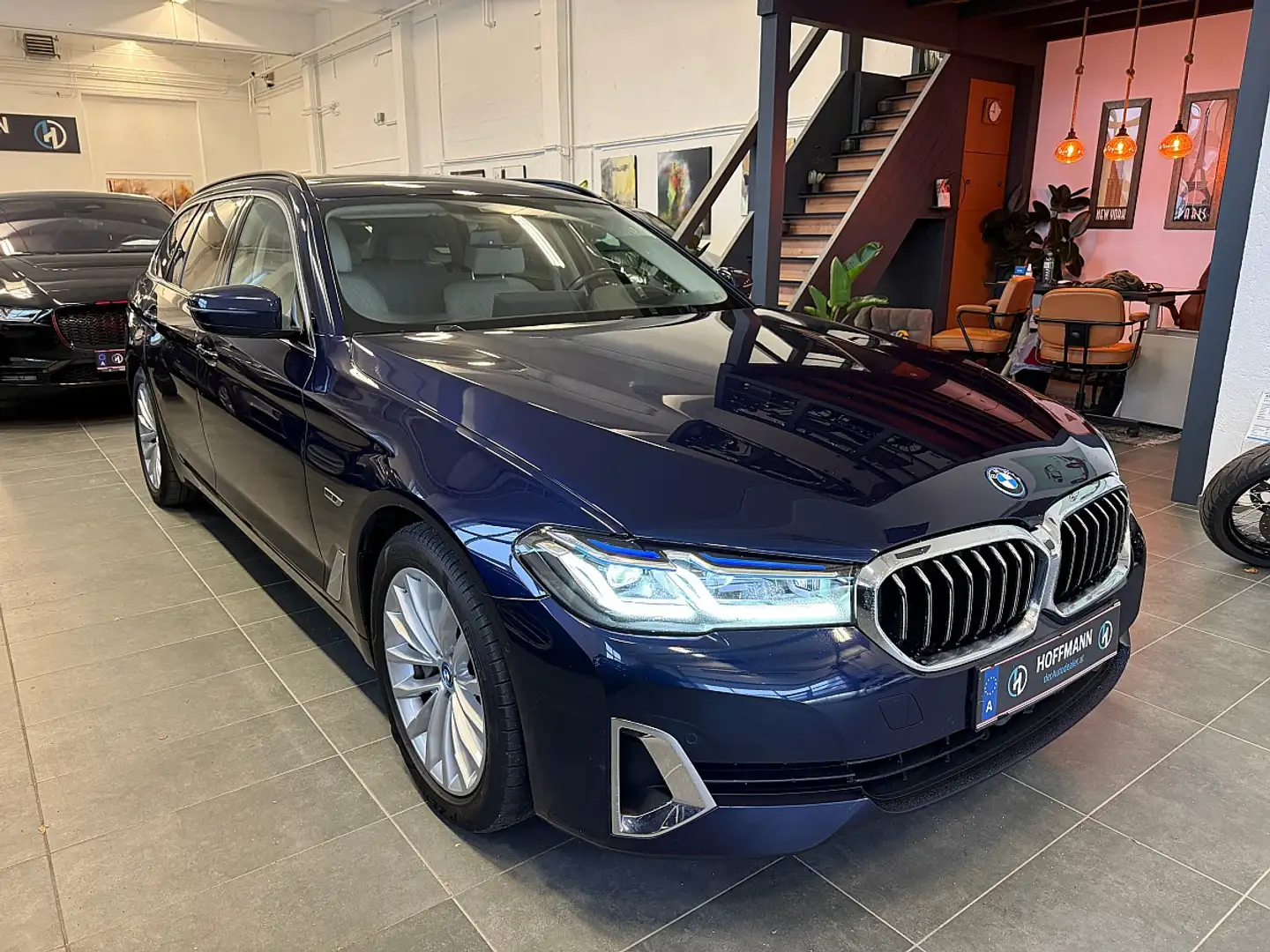 BMW 530 e xDrive Touring Aut. Blau - 1