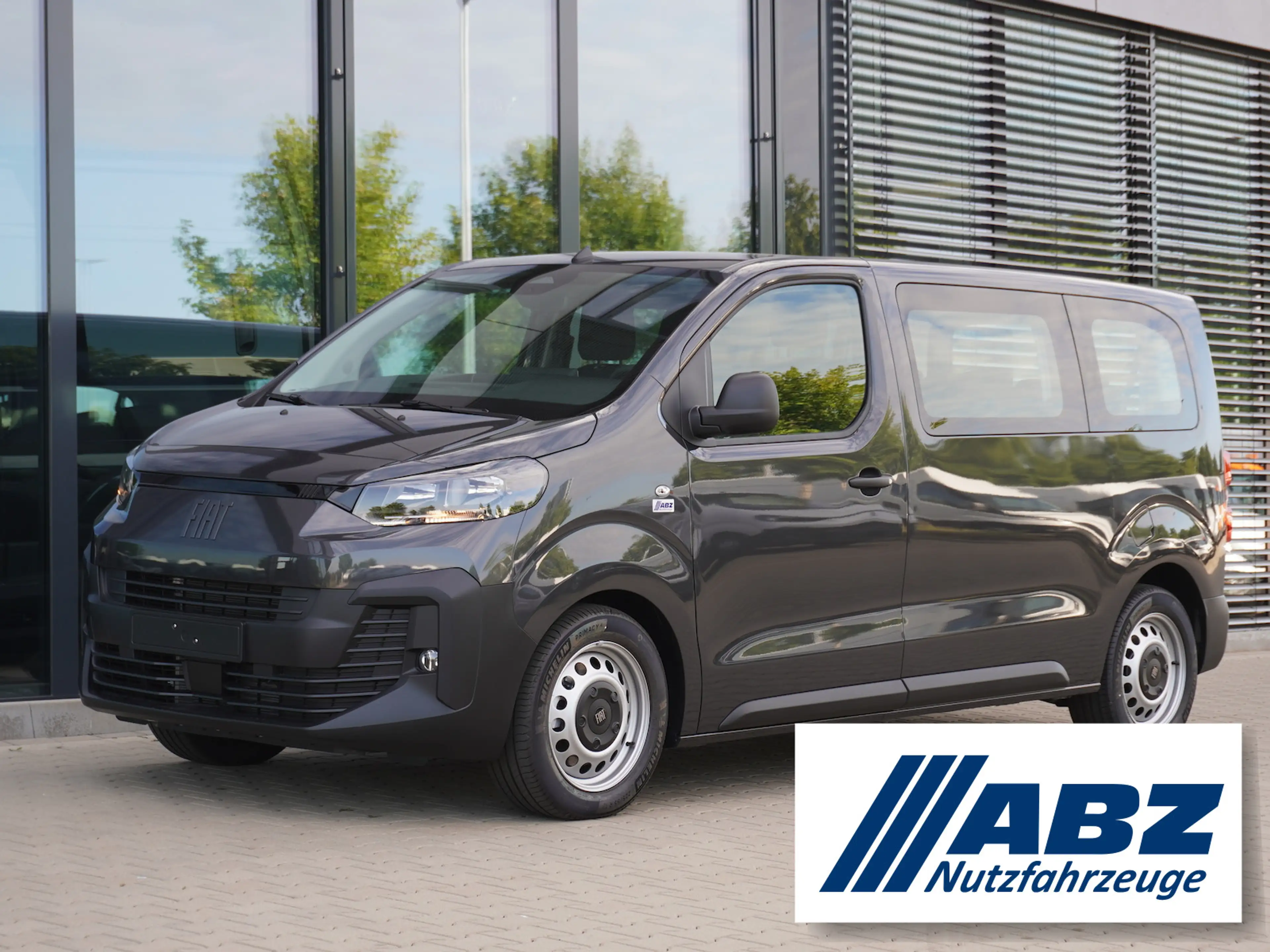 Fiat Scudo Kombi M 180 AT/ 9-Sitzer / AHK