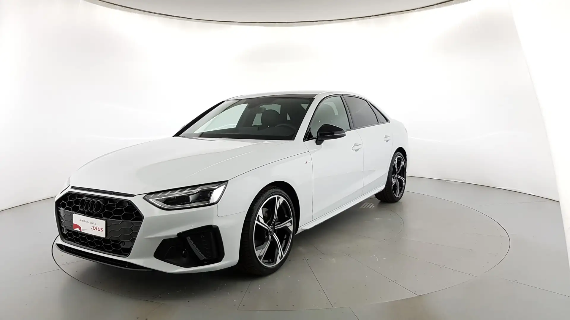 Audi A4 Berlina 30 2.0 tdi mhev S line edition 136cv s-tro Bianco - 1