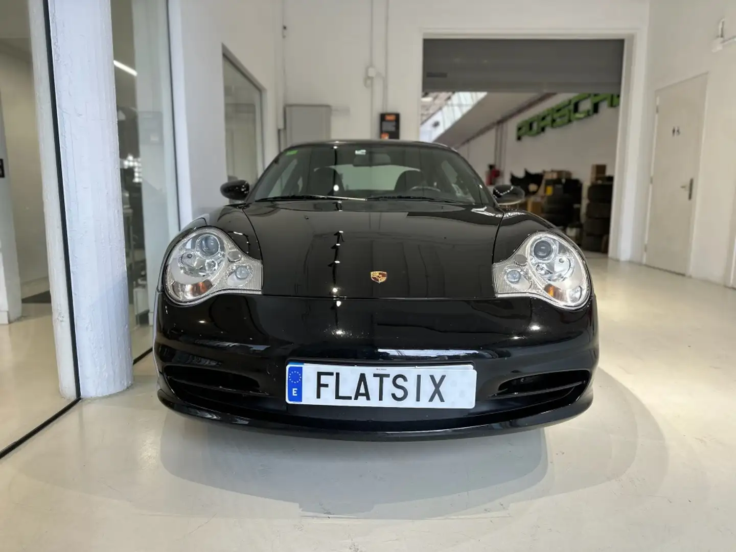 Porsche 996 Carrera 4 Coupé Zwart - 2