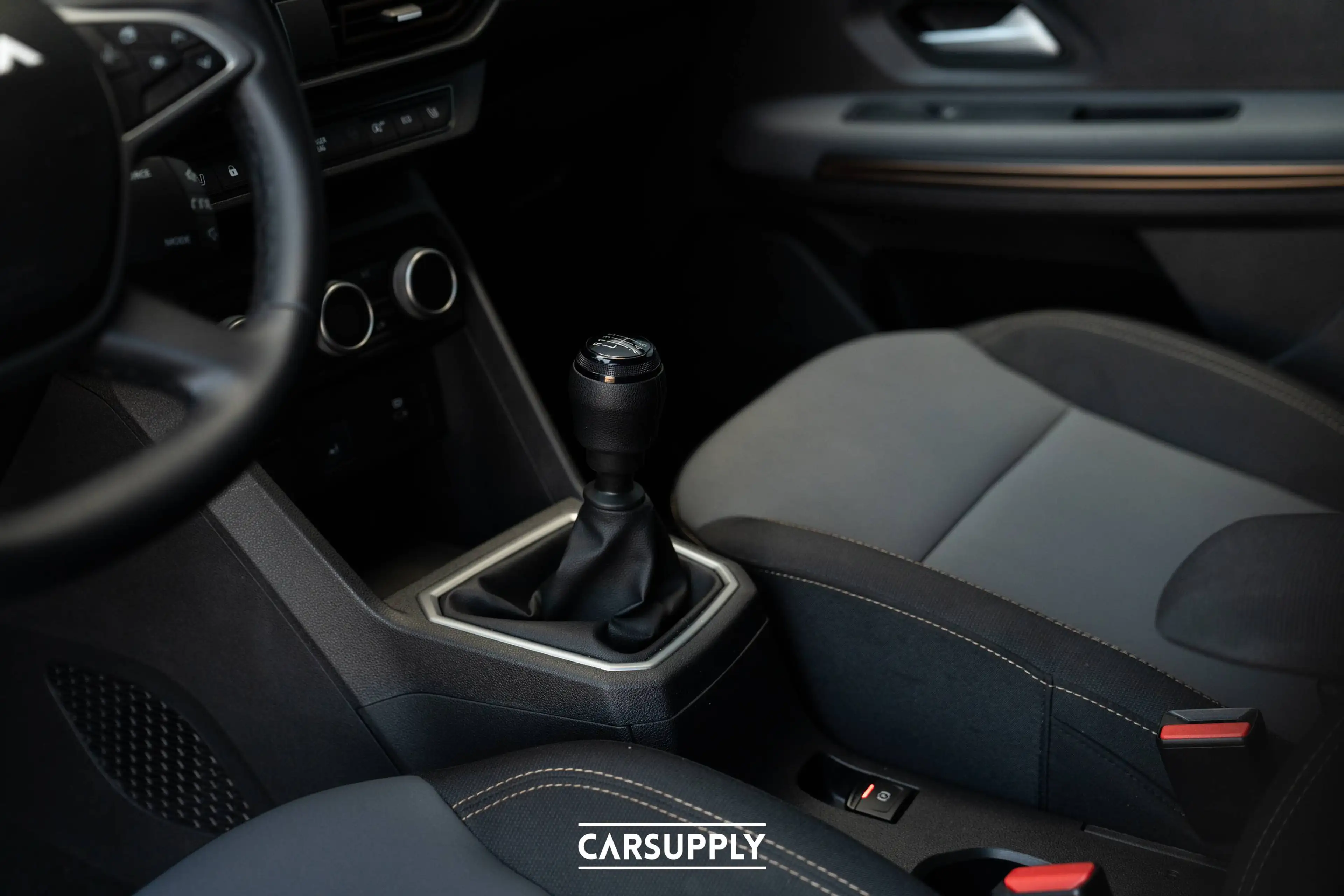 Dacia Jogger TCe 110 7 seats Extreme+ - Camera - Carplay - LED — photo 14