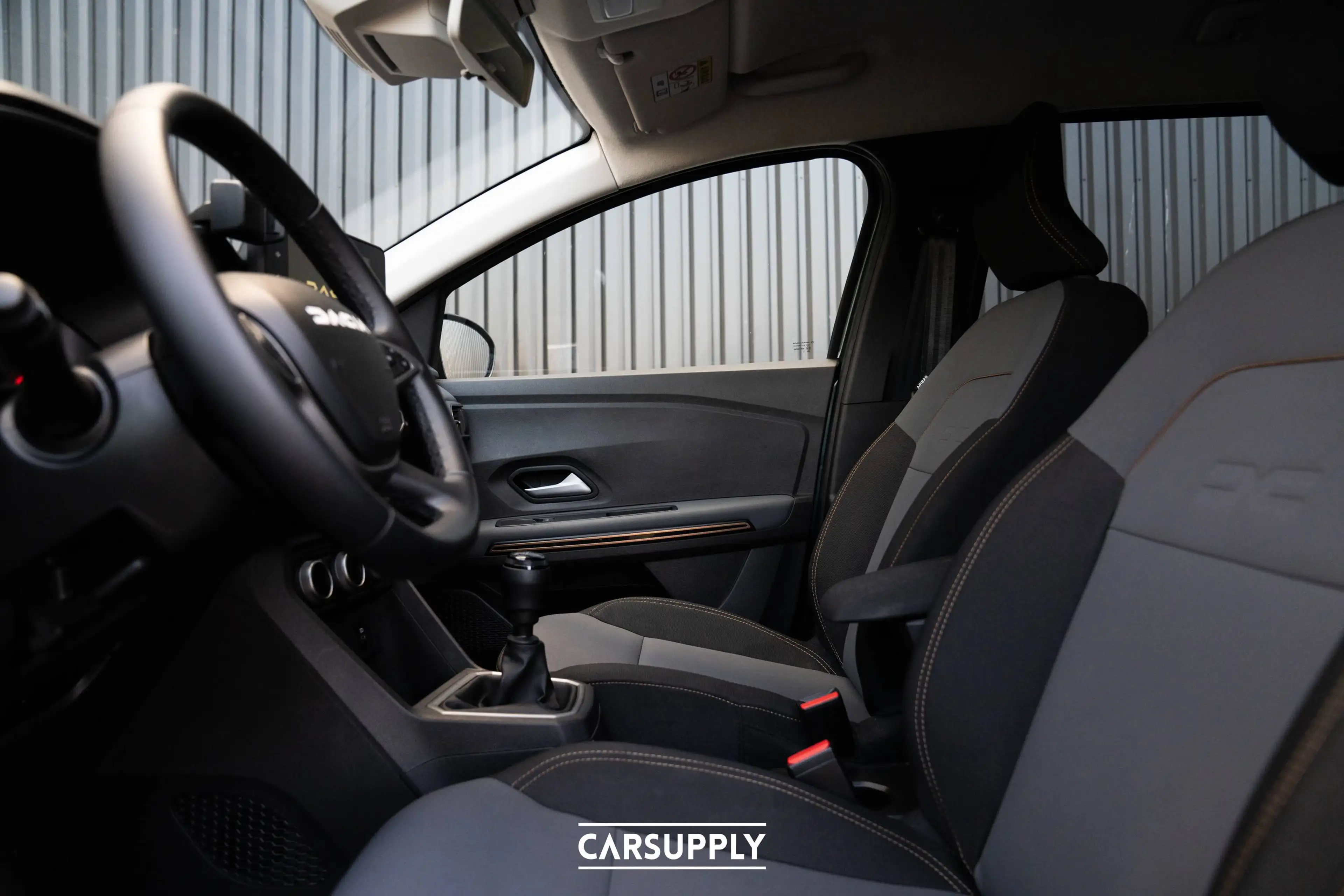 Dacia Jogger TCe 110 7 seats Extreme+ - Camera - Carplay - LED — photo 11