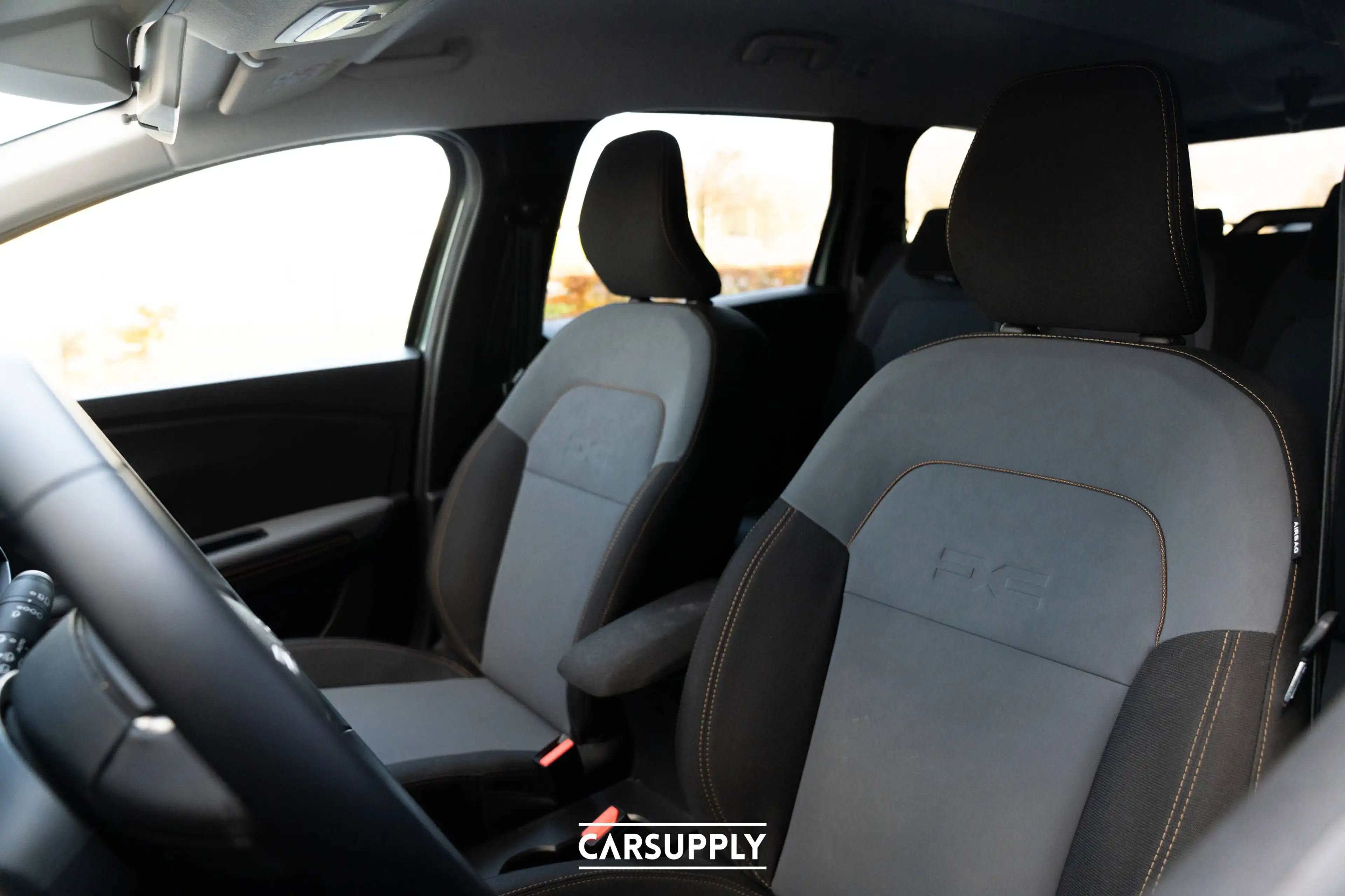 Dacia Jogger TCe 110 7 seats Extreme+ - Camera - Carplay - LED — photo 12