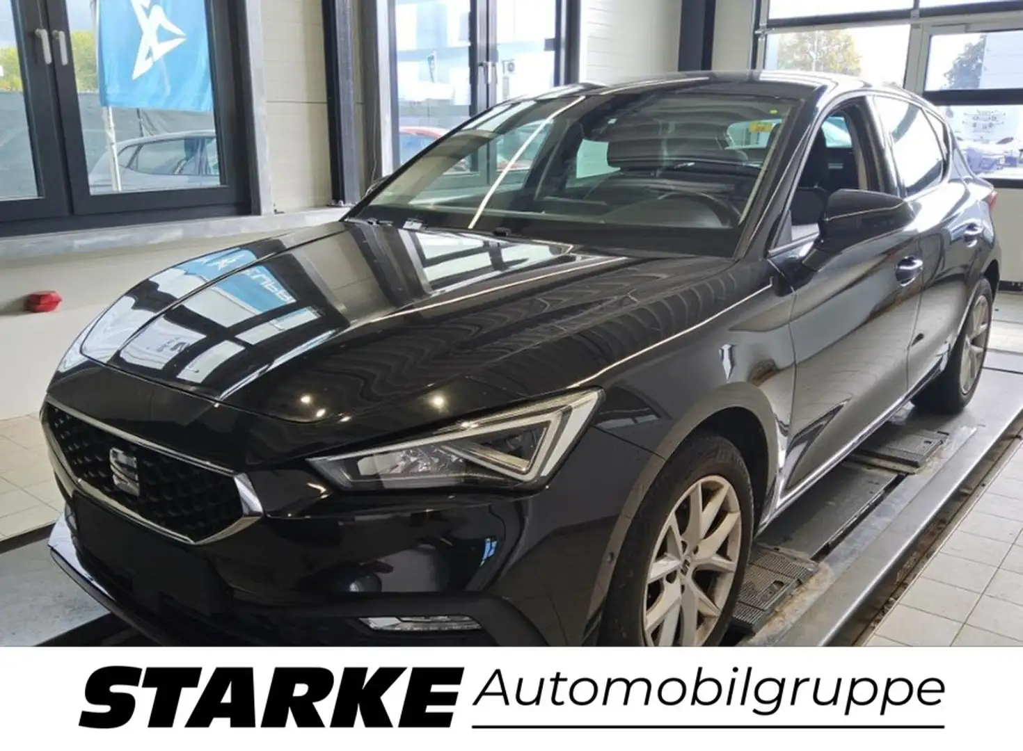 SEAT Leon 1.5 TSI 6-Gang Style Schwarz - 1