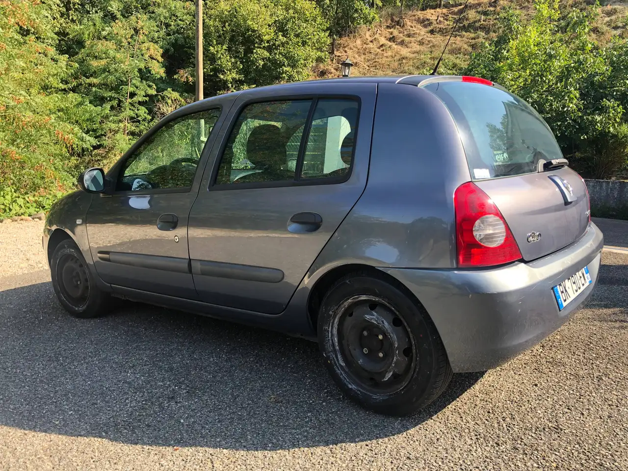 Renault Clio Citadine 3 portes — photo 2