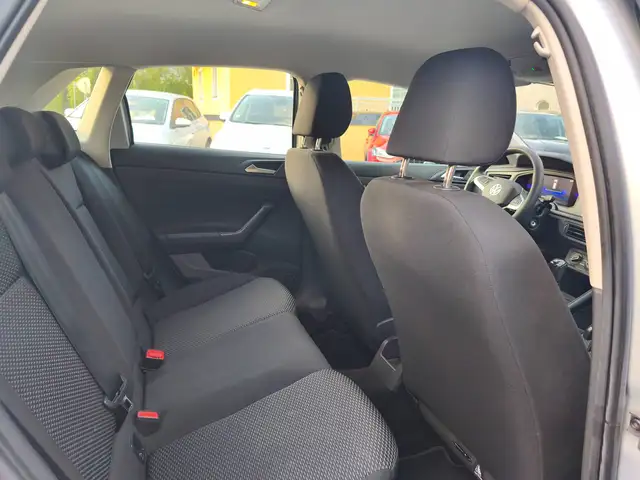 Volkswagen Polo view 10