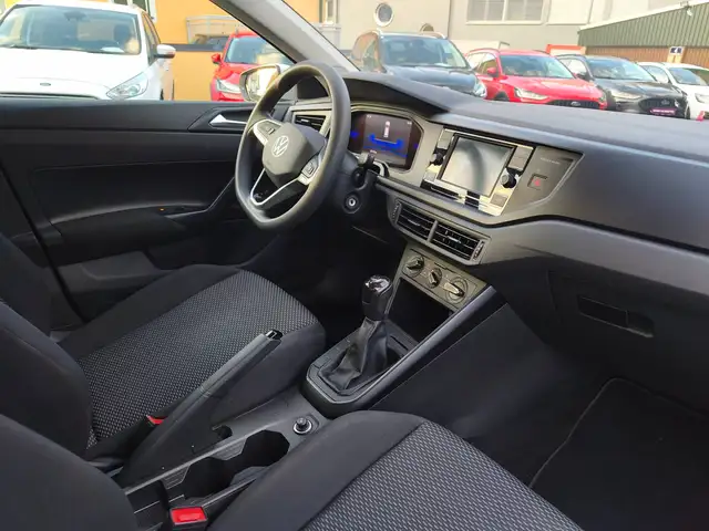 Volkswagen Polo view 11