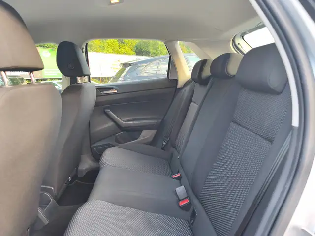 Volkswagen Polo view 8