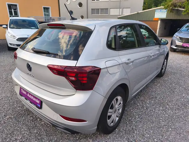 Volkswagen Polo view 3