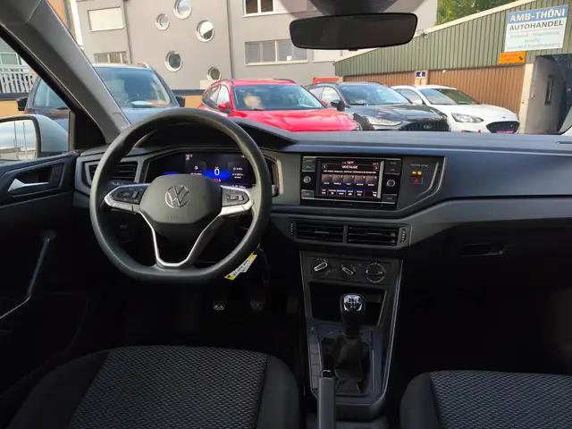 Volkswagen Polo view 12