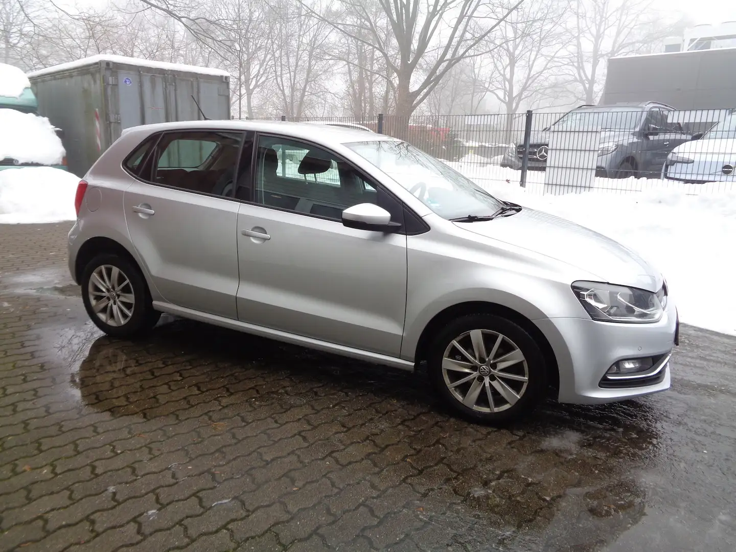 Volkswagen Polo 1.4 TDI Comfortline *ZR neu* Silber - 1