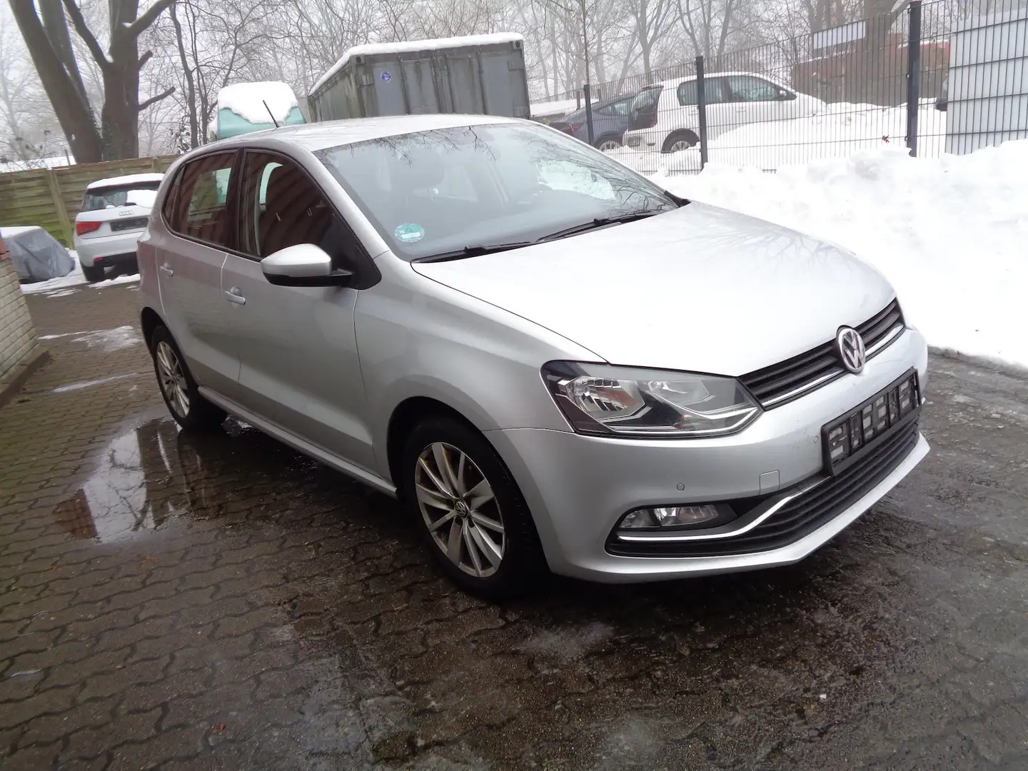 Volkswagen Polo 1.4 TDI Comfortline *ZR neu* Silber - 2