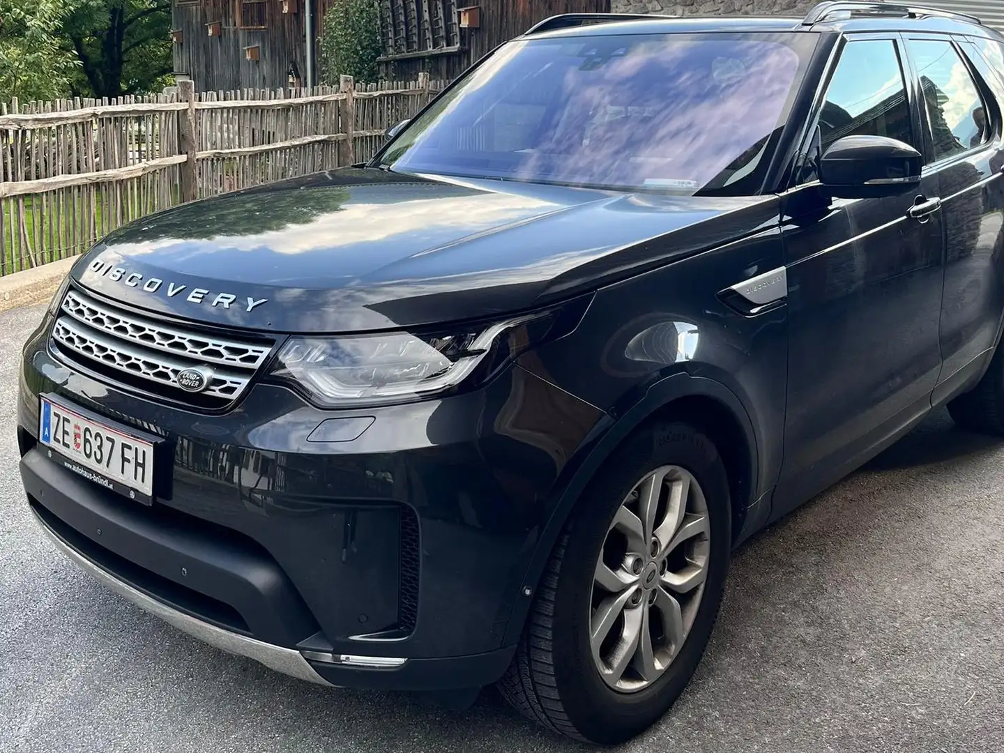 Land Rover Discovery Discovery 5 3,0 TDV6 HSE Luxury Aut. HSE Luxury Schwarz - 1