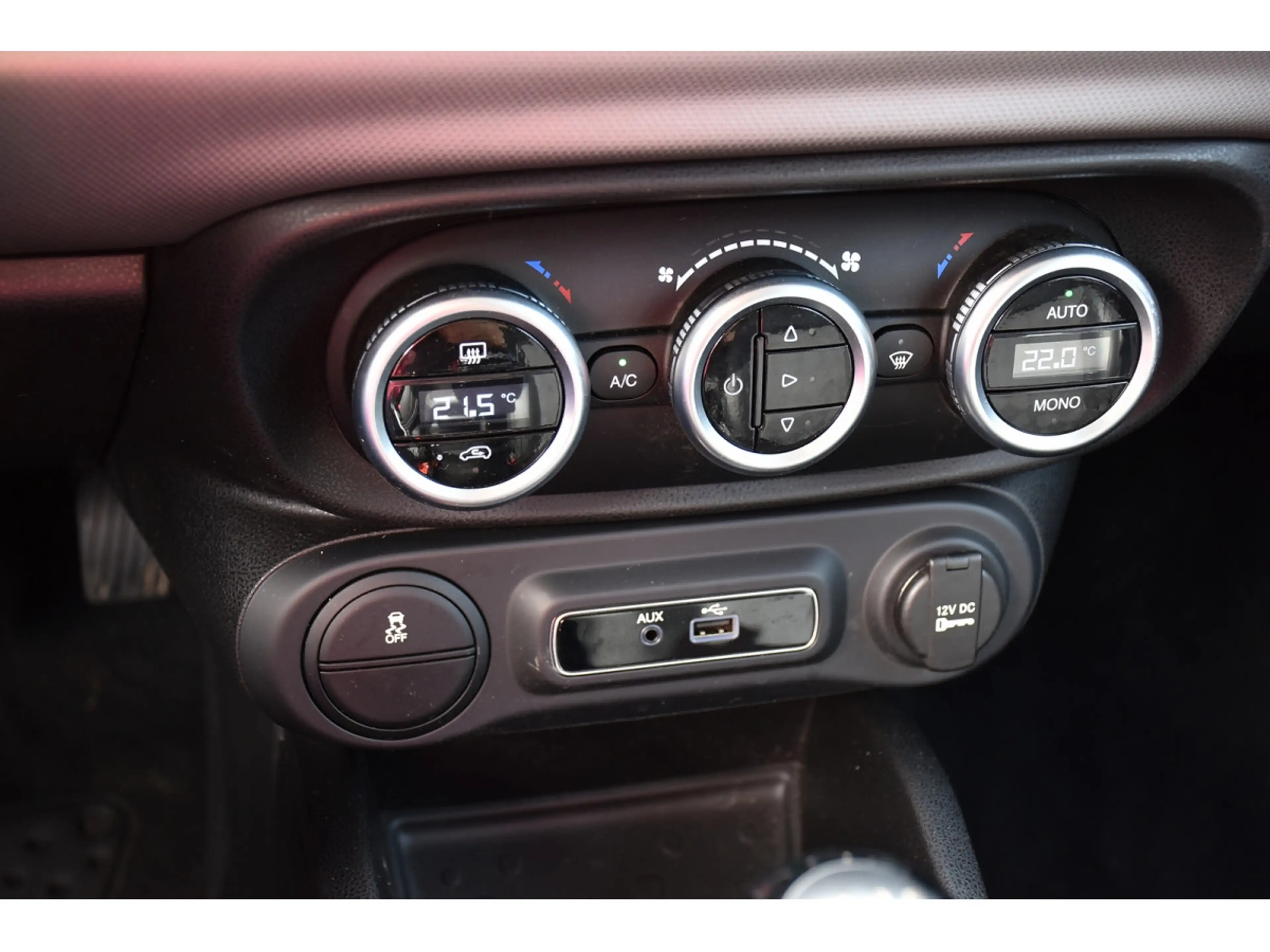 Fiat 500L 1.4 T Lounge CLIMA REGUL GPS PDC 1° MAIN — photo 15