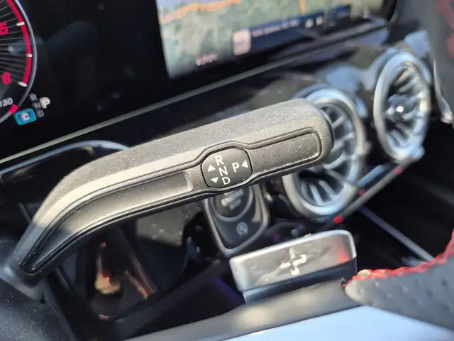 Mercedes-Benz Gla view 10