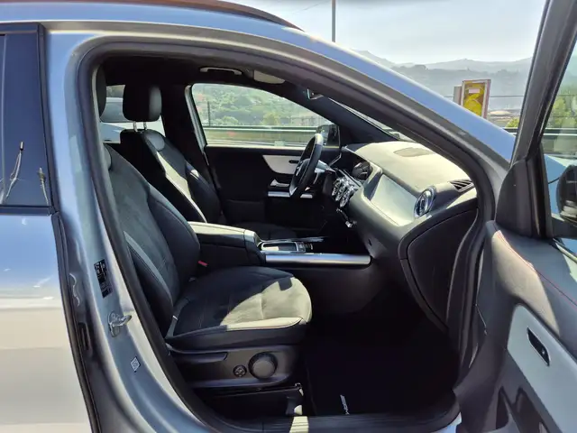 Mercedes-Benz Gla view 9