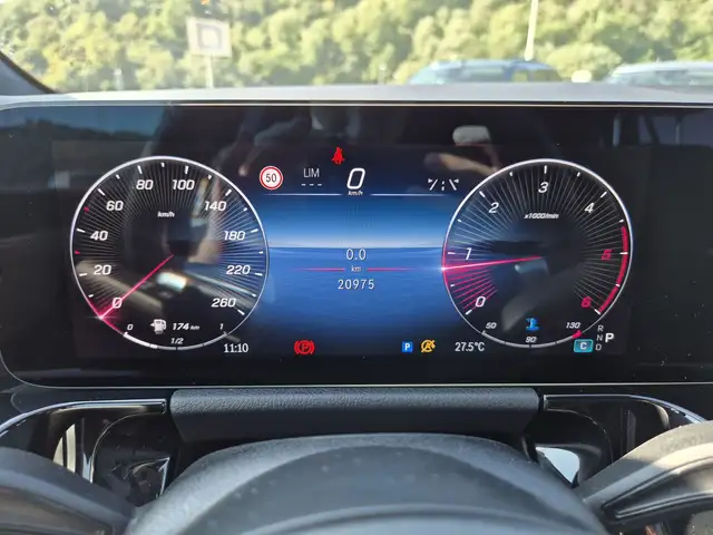 Mercedes-Benz Gla view 14
