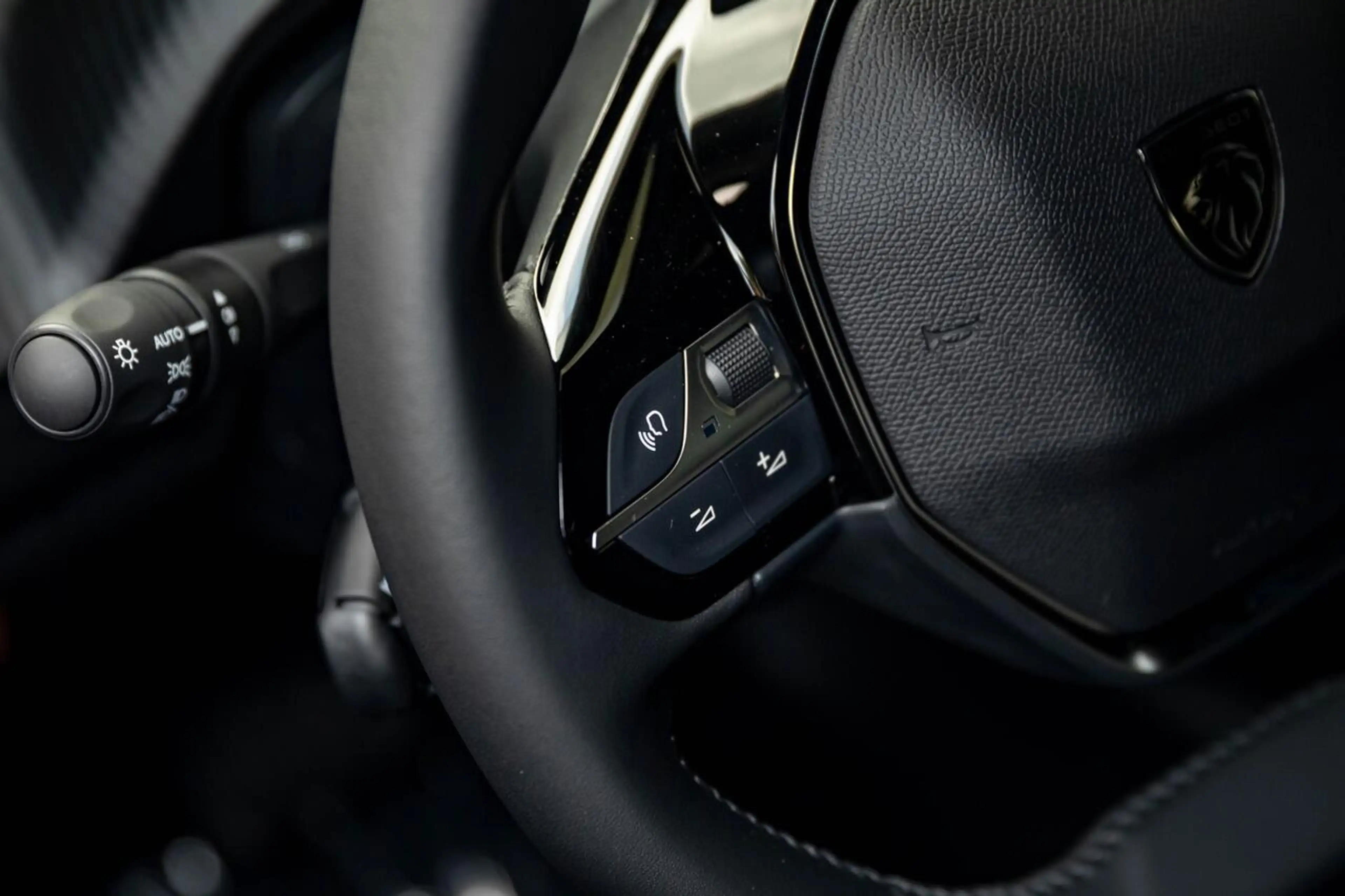 Peugeot 2008 Nieuw! | NP. 34.996 EUR I Vision & Drive Assist... — photo 12