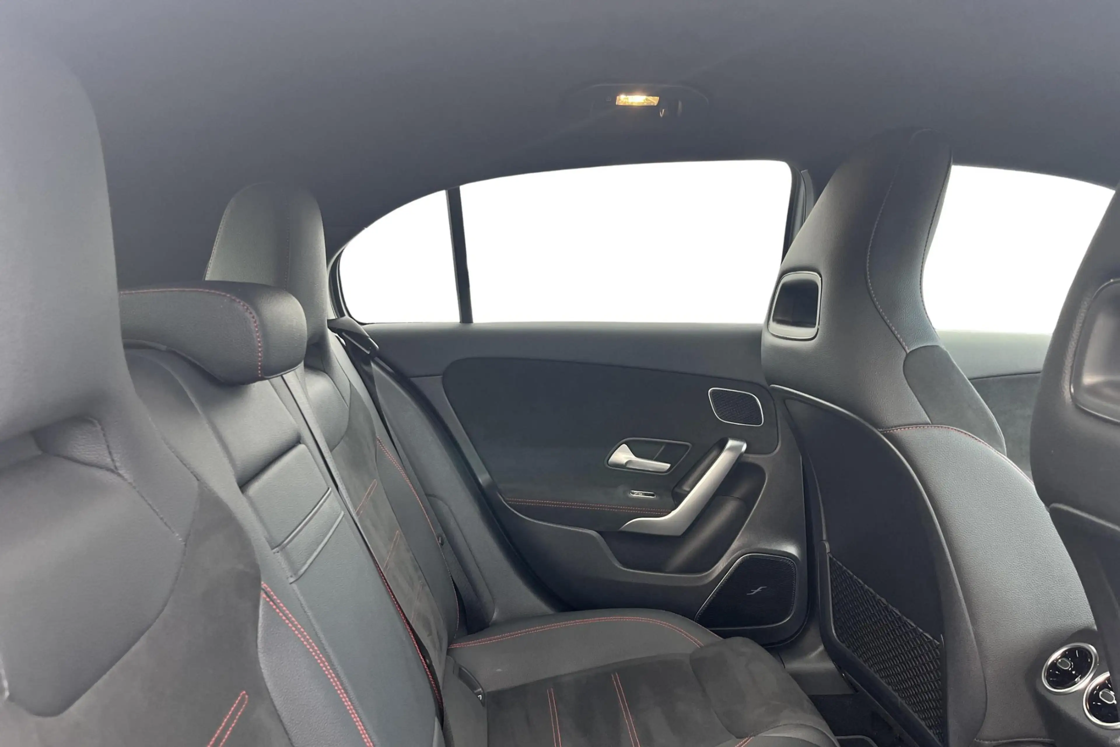 Mercedes-Benz A 250 A e AMG Line — photo 9