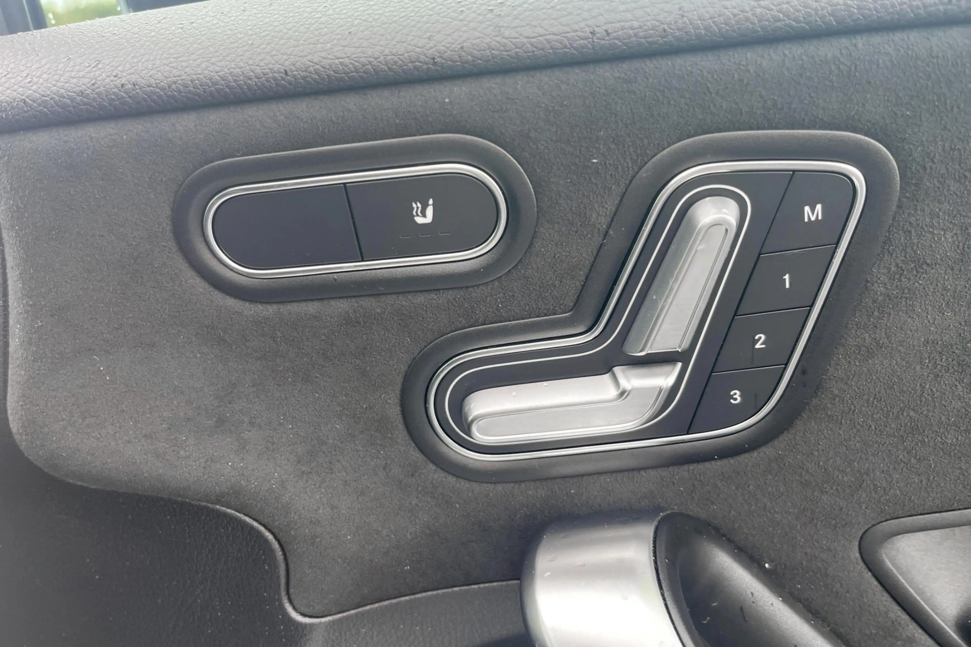 Mercedes-Benz A 250 A e AMG Line — photo 7