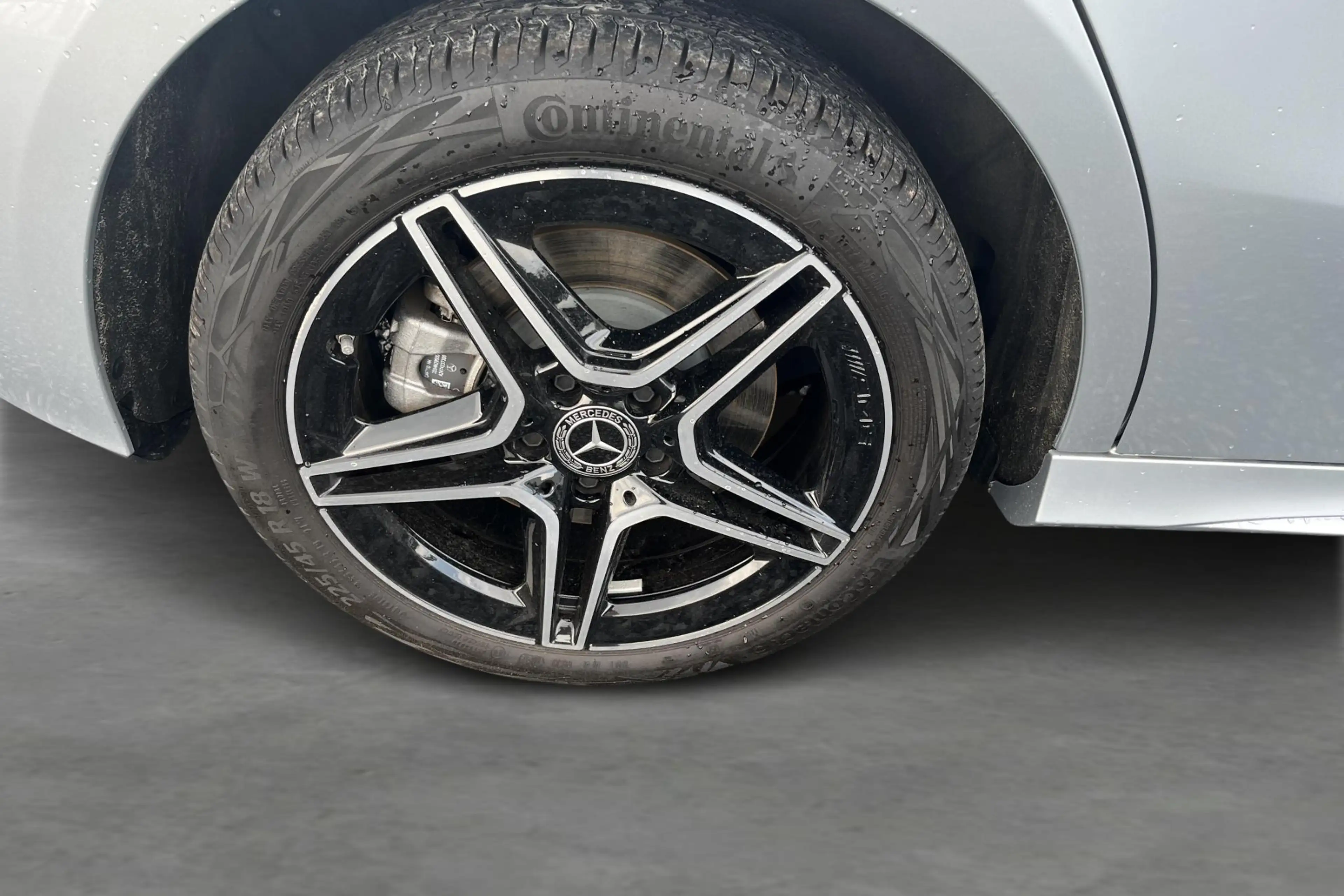 Mercedes-Benz A 250 A e AMG Line — photo 8