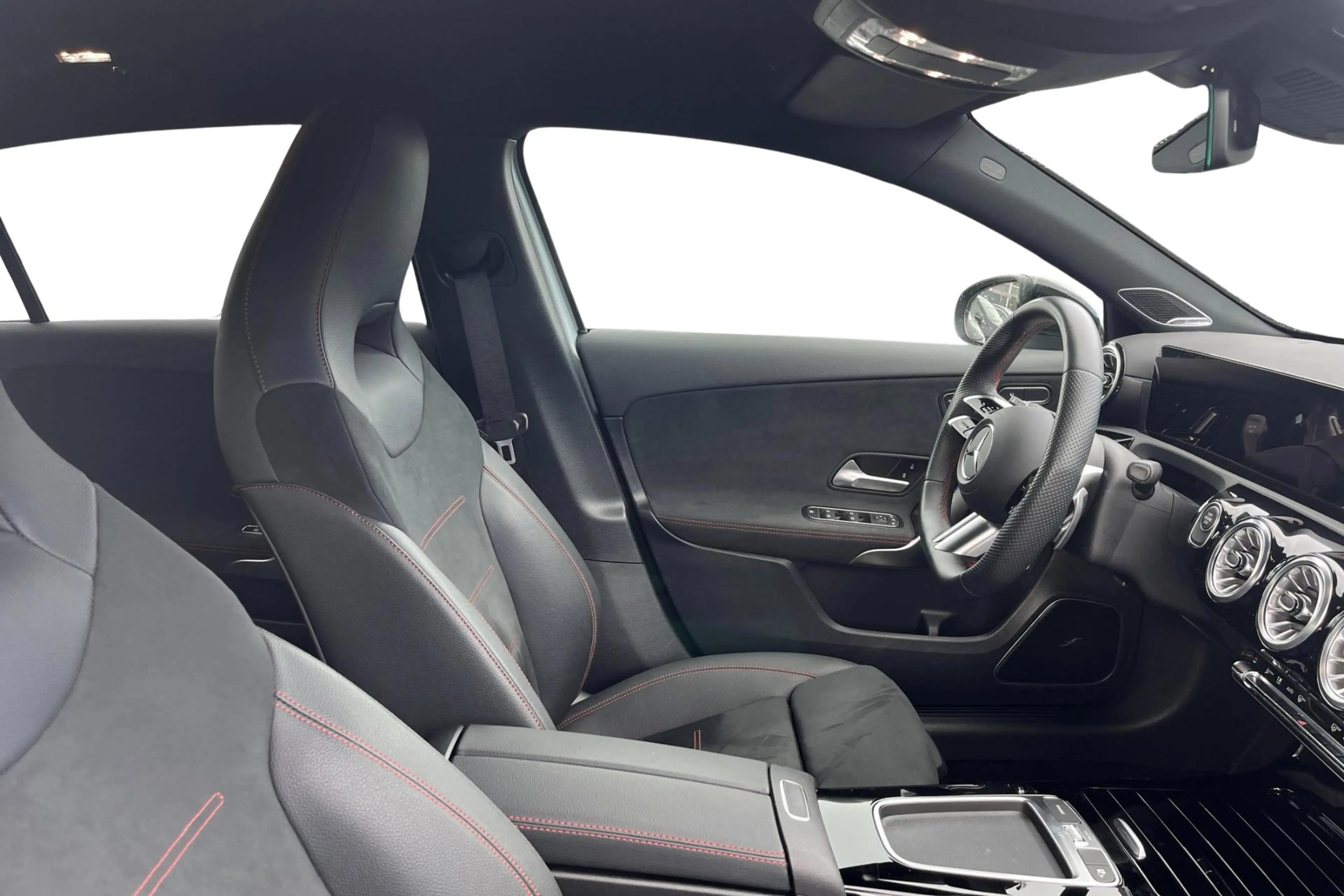 Mercedes-Benz A 250 A e AMG Line — photo 6