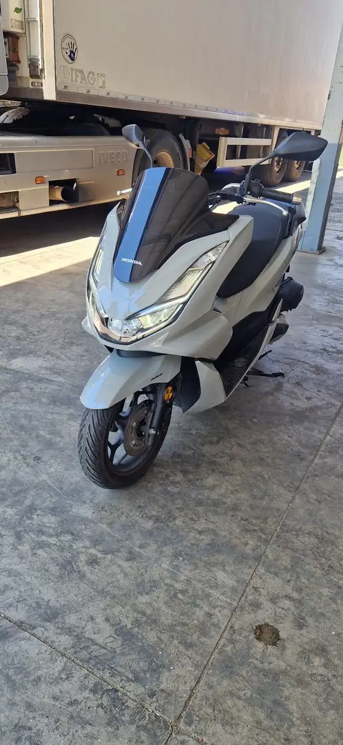 Honda PCX 125 Grigio - 2