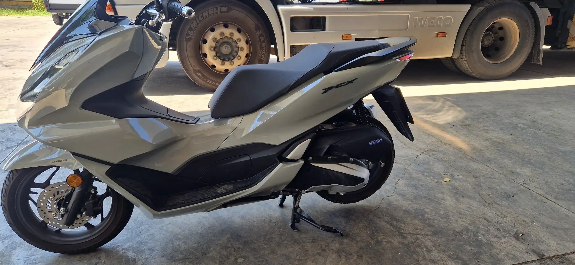 Honda PCX 125 Grigio - 1