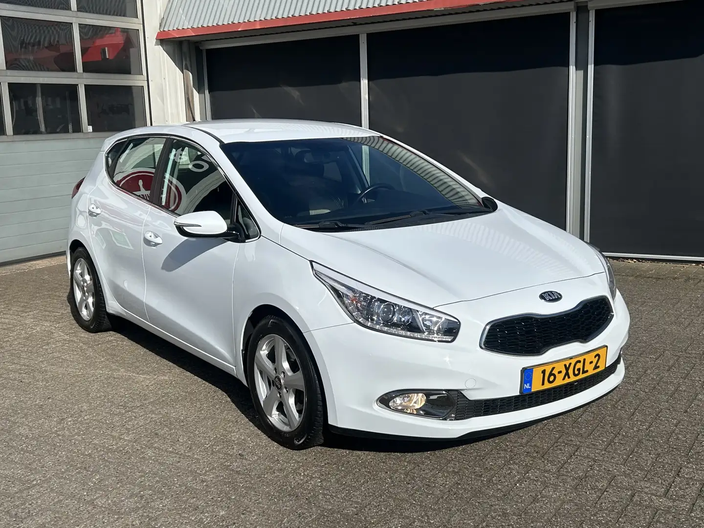 Kia Ceed / cee'd 1.6 GDI Plus Pack Білий - 1